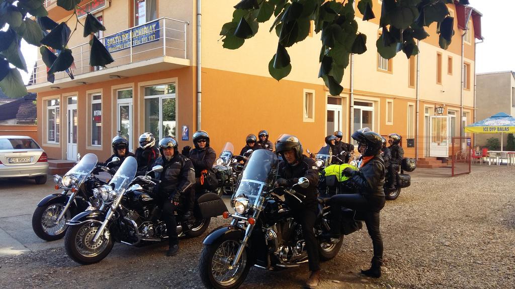 Pensiunea Claudiu Caransebeş Εξωτερικό φωτογραφία